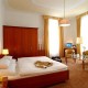 s�sz�ll�s: Weismayr hotel